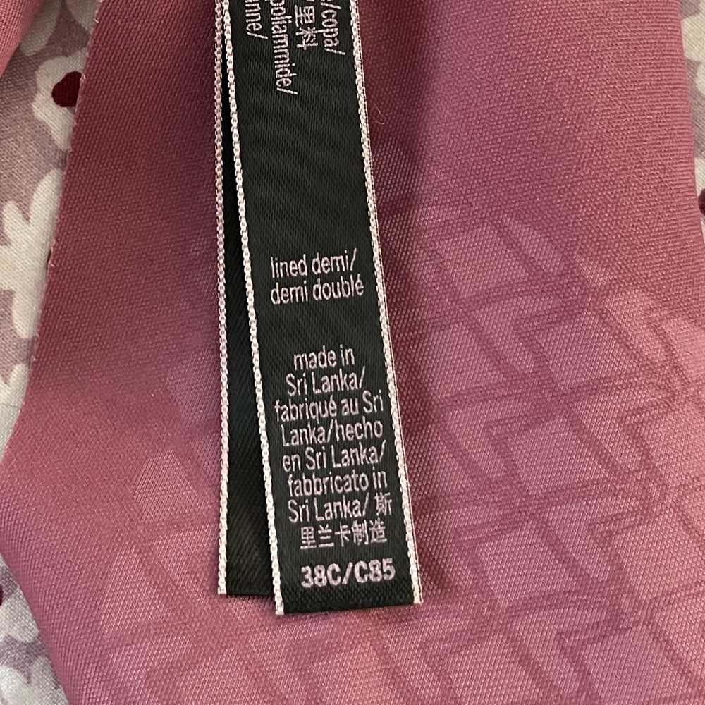 VS Bra - Picture 3 of 3